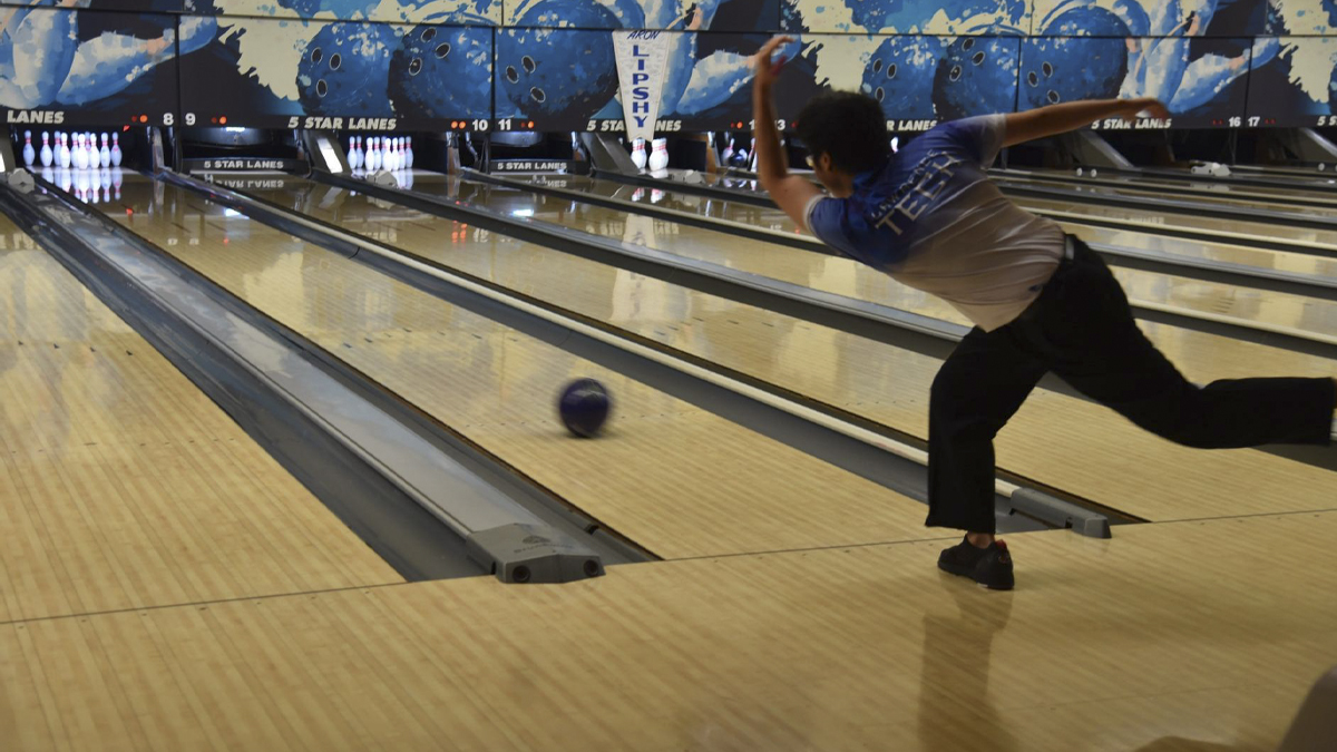Lawrence Tech Claims Men's Bowling Title